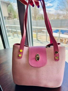 Eric Javits Squishee Pink Woven Women's Straw handbag with Gold Hardware